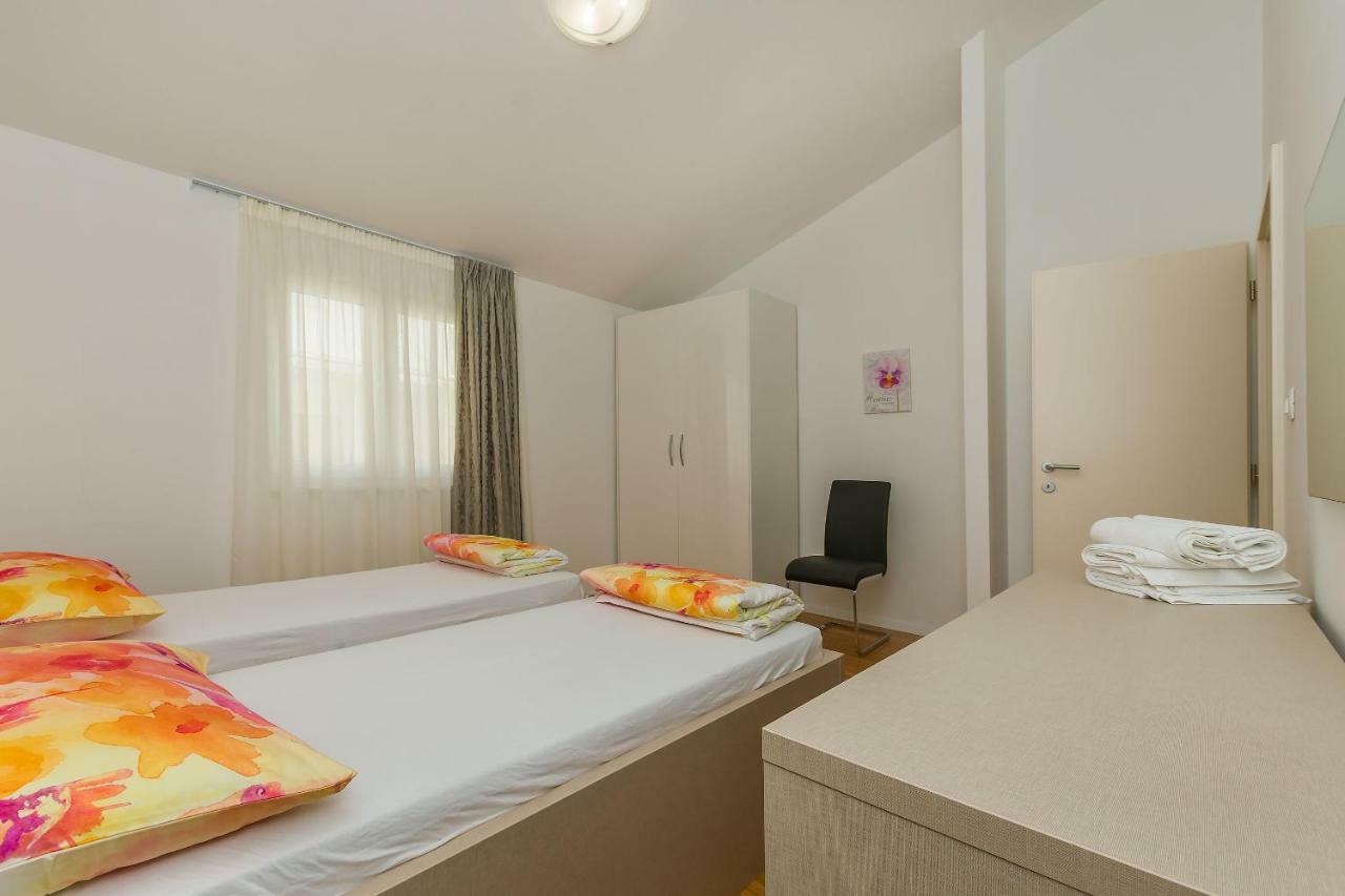 Apartments Villa Aquamarine Duće Eksteriør bilde