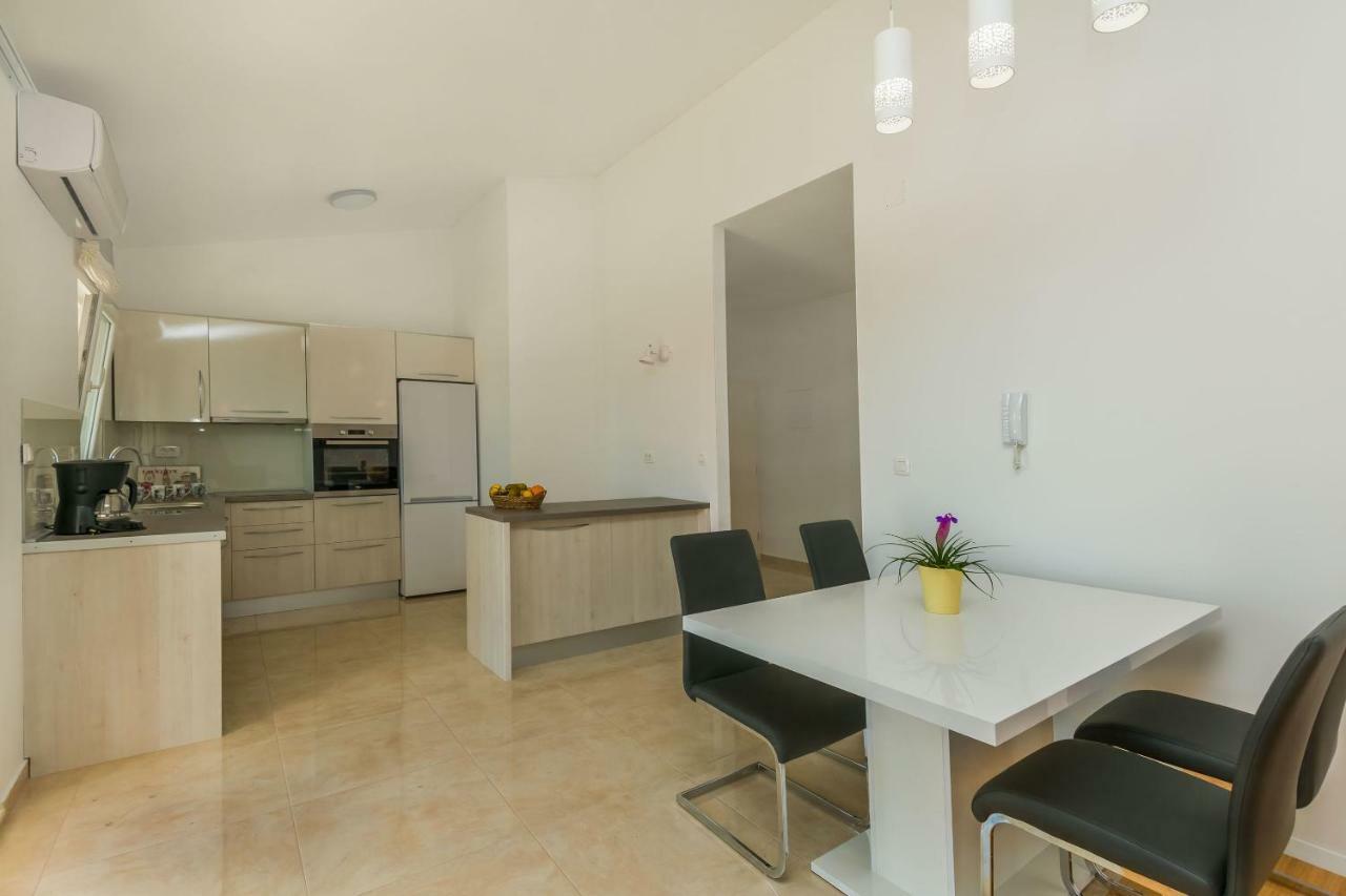 Apartments Villa Aquamarine Duće Eksteriør bilde